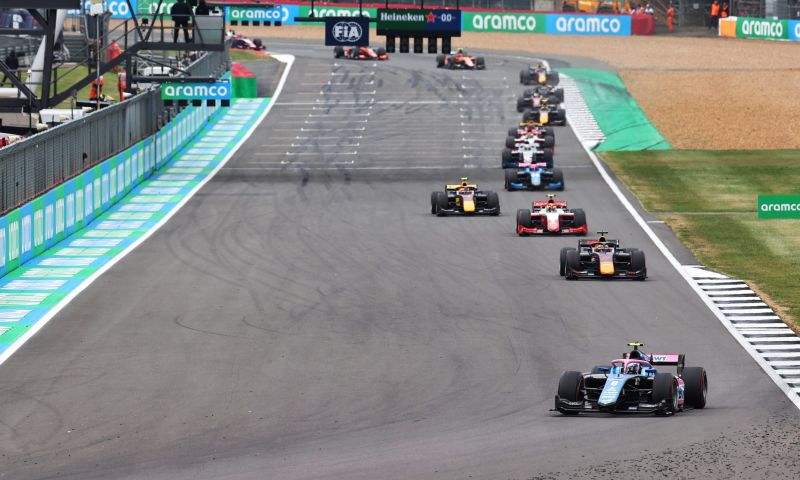Fórmula 2: Martins vence e Vesti tem uma corrida dramática