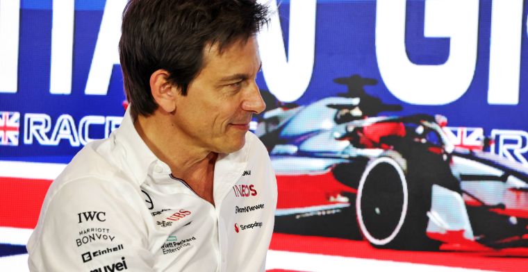 Wolff fala sobre a diferença para Verstappen: É como a F2 contra a F1