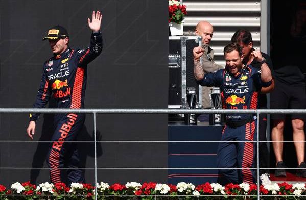 Red Bull quebra troféu durante foto comemorativa da vitória
