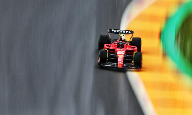 Sainz não acha que a Ferrari conseguirá mais pódios este ano