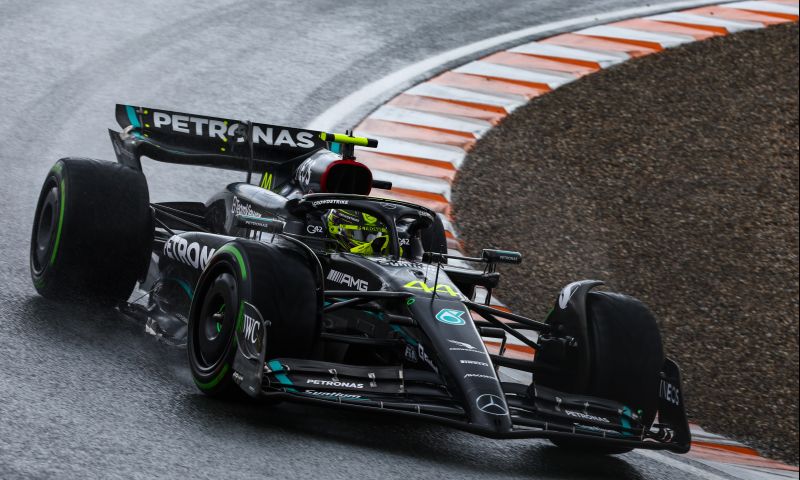 Hamilton: "Espero que, para os torcedores, não vejamos a Mercedes dominar por 10 anos