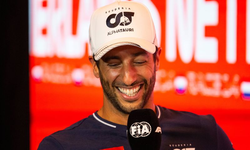 Ricciardo elogia a propriedade de Verstappen: "Eu o admiro por isso