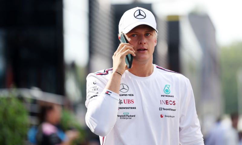 'Schumacher troca a Fórmula 1 por aventuras em outras séries de corrida em '24'