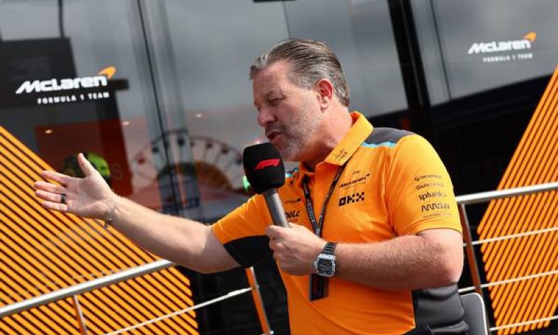 Zak Brown sobre se aceitaria Verstappen na McLaren: "Se houver uma vaga