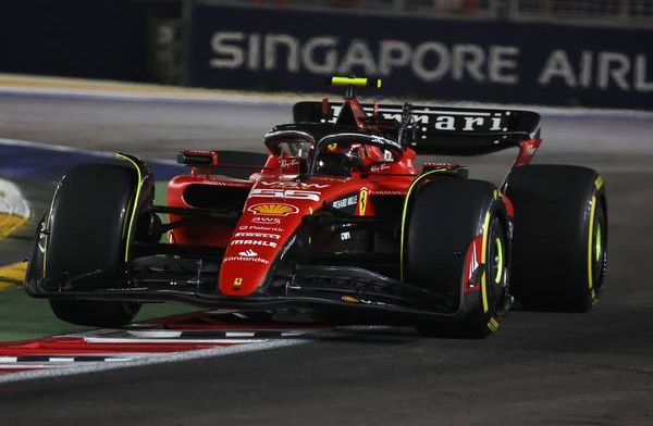 Sainz larga na pole do GP da Singapura e Verstappen fica fora do