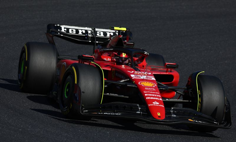 O chefe de equipe Vasseur elogia: 'Isso ajuda a Ferrari a melhorar'