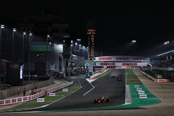 Corridas noturnas de regresso à F1. Os horários do GP de Singapura