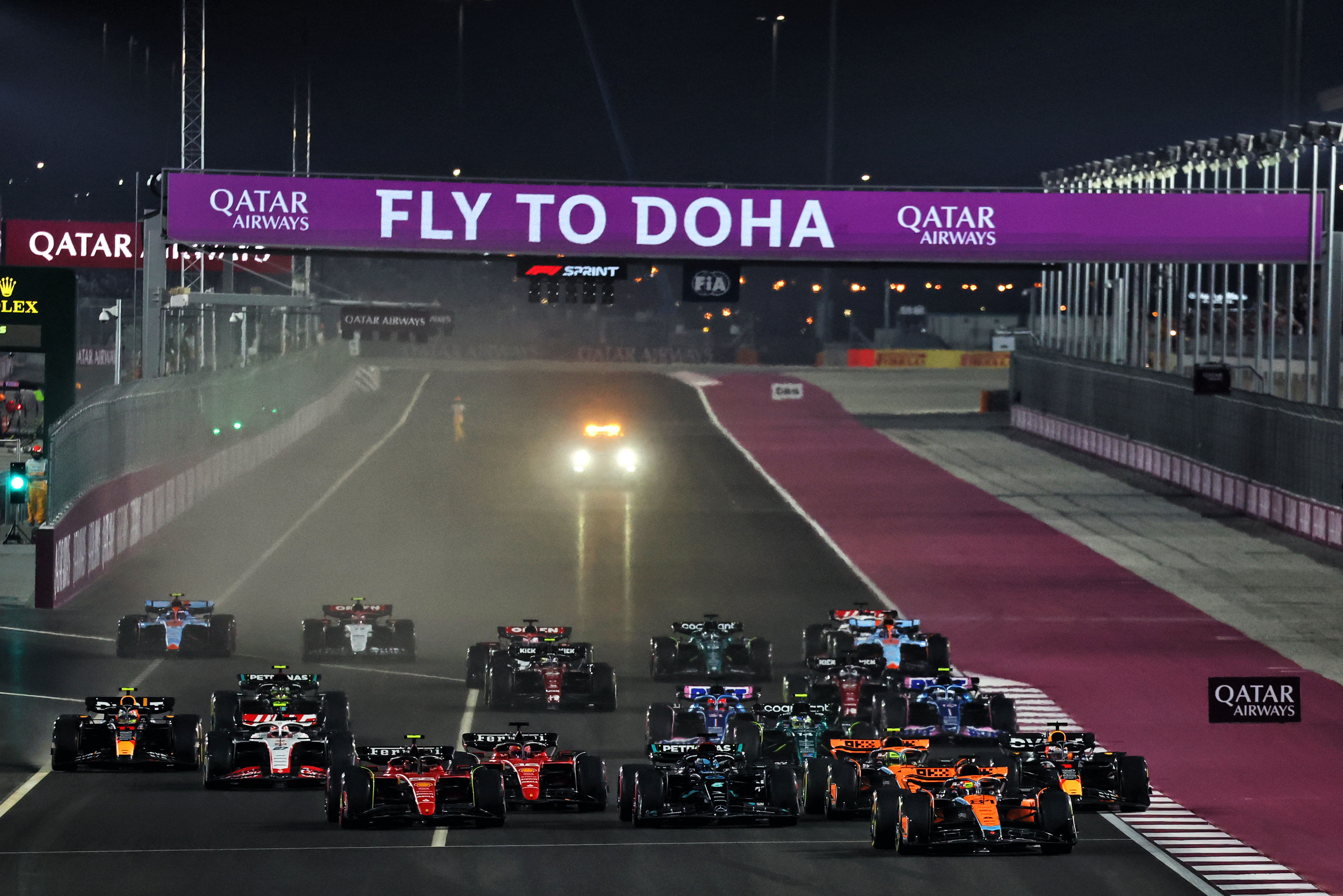 F1: Perto do título, Verstappen sobra e larga na pole no GP do Qatar