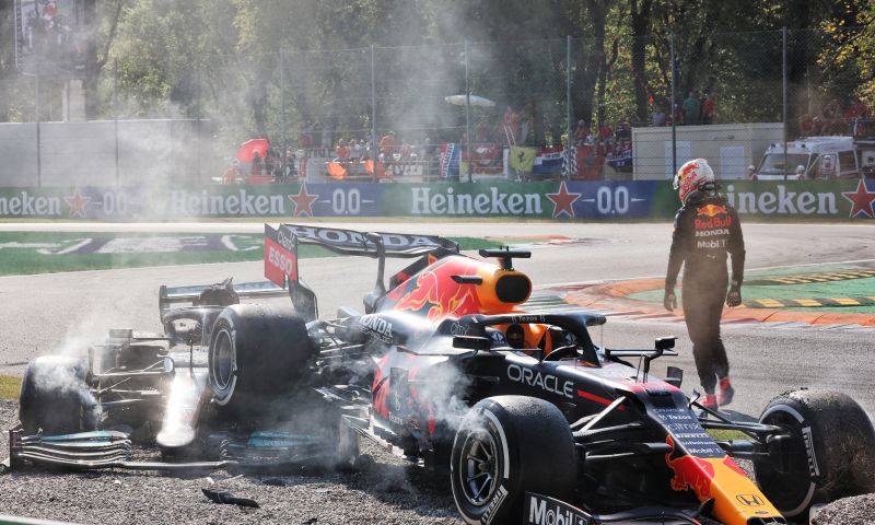 Marvel sobre a revisão do incidente com Hamilton: "E quanto a Verstappen?