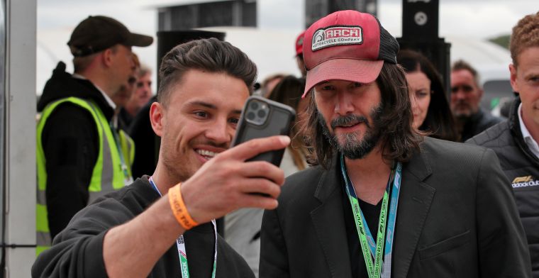 Hollywood descubre la F1: la estrella de cine Keanu Reeves también pisa la Fórmula 1