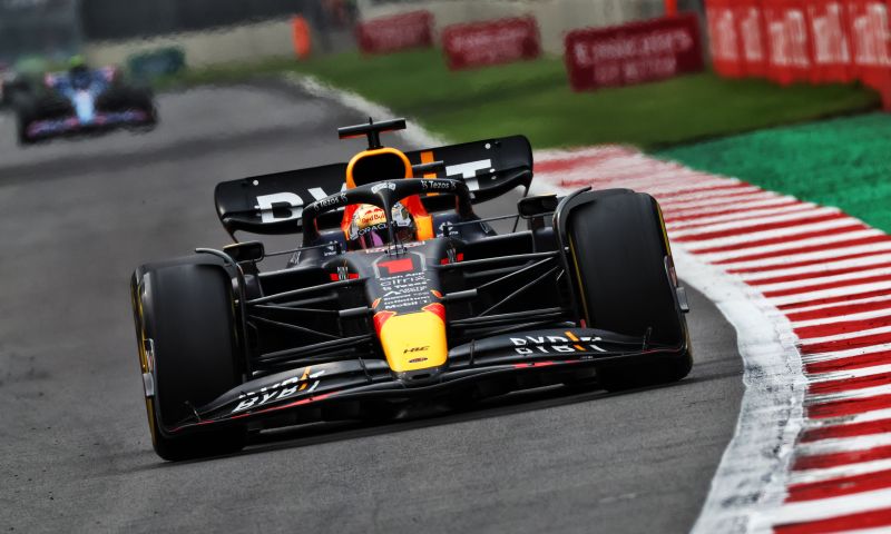 Verstappen quer clareza da FIA sobre os limites da pista: "Continuem conversando
