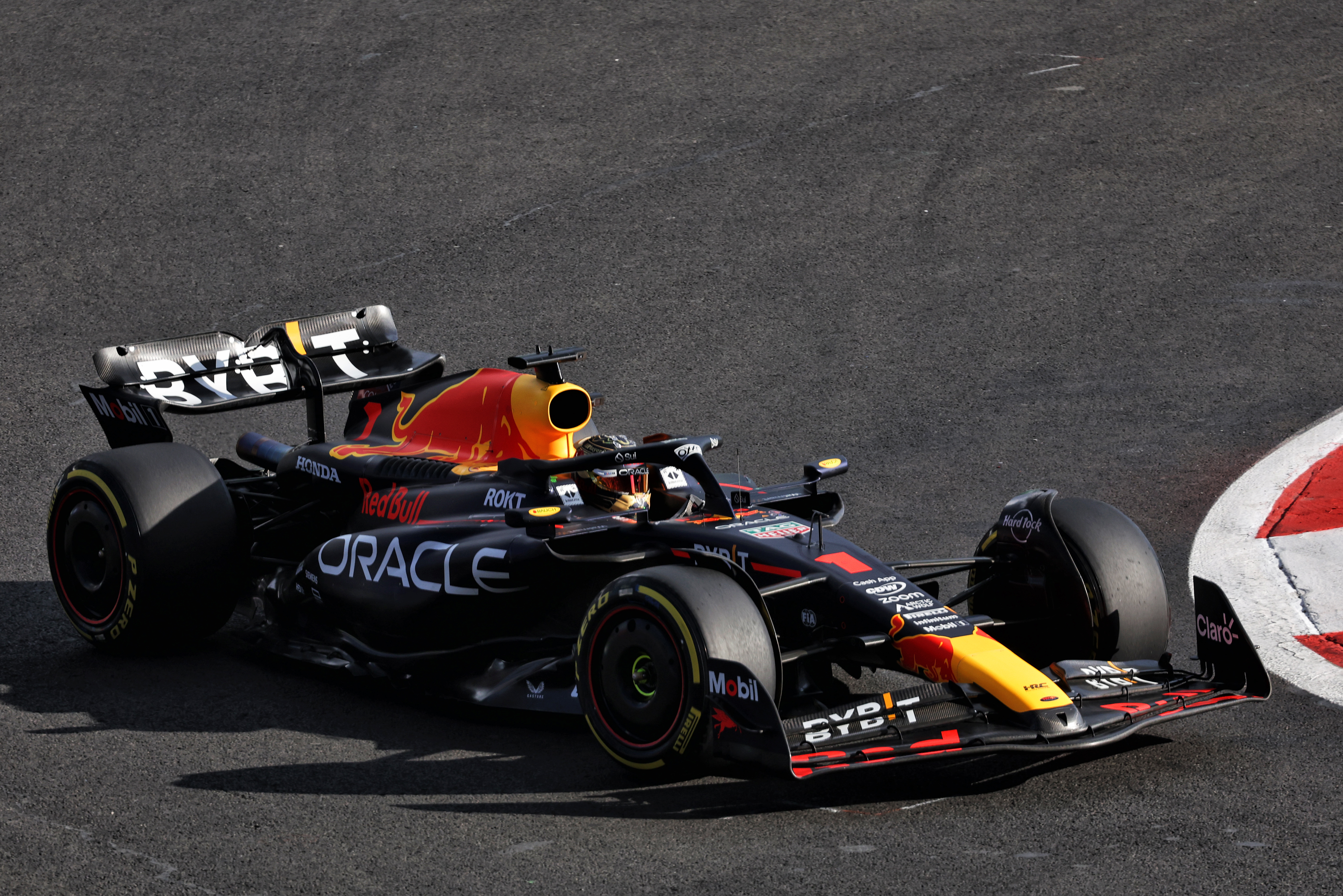 Verstappen leva a melhor e lidera TL3 de três treinos em um no GP do Japão  de F1