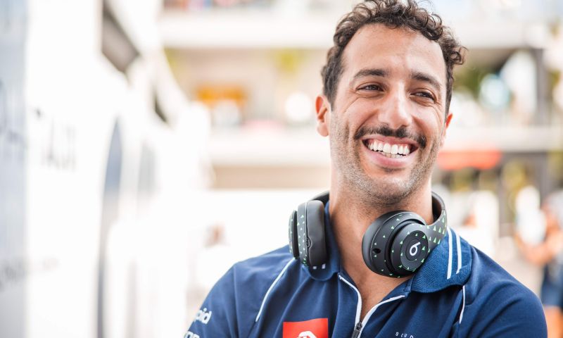 Ricciardo faz um bom negócio no México por um lugar ao lado de Verstappen