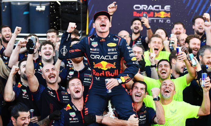 Verstappen está na capa da revista TIME de novembro