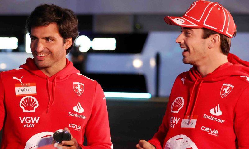 Leclerc e Sainz estenderam o contrato com a Ferrari para além da temporada de 2024 da F1