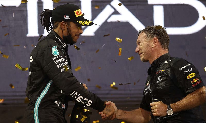Hamilton falou com Ferrari e sondou Red Bull antes de renovar com Mercedes