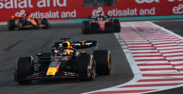 Circuit de voiture de course Formule 1 Red Bull VS Mercedes