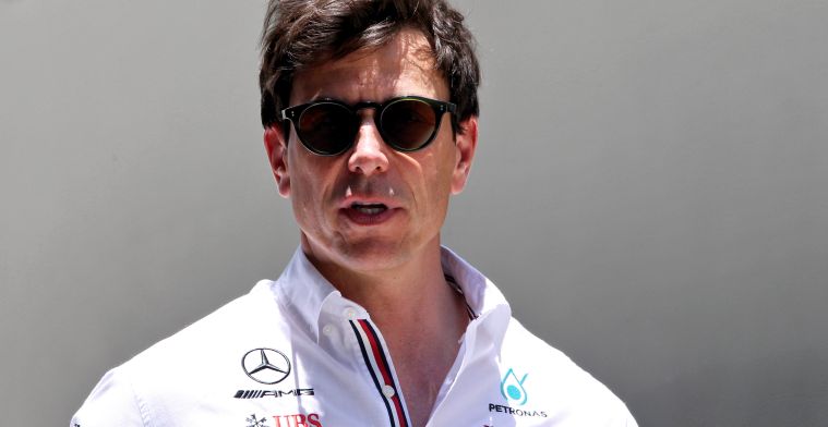 Le patron de Mercedes, Wolff, fait-il l'éloge de Verstappen ? Le pilote est aussi concerné