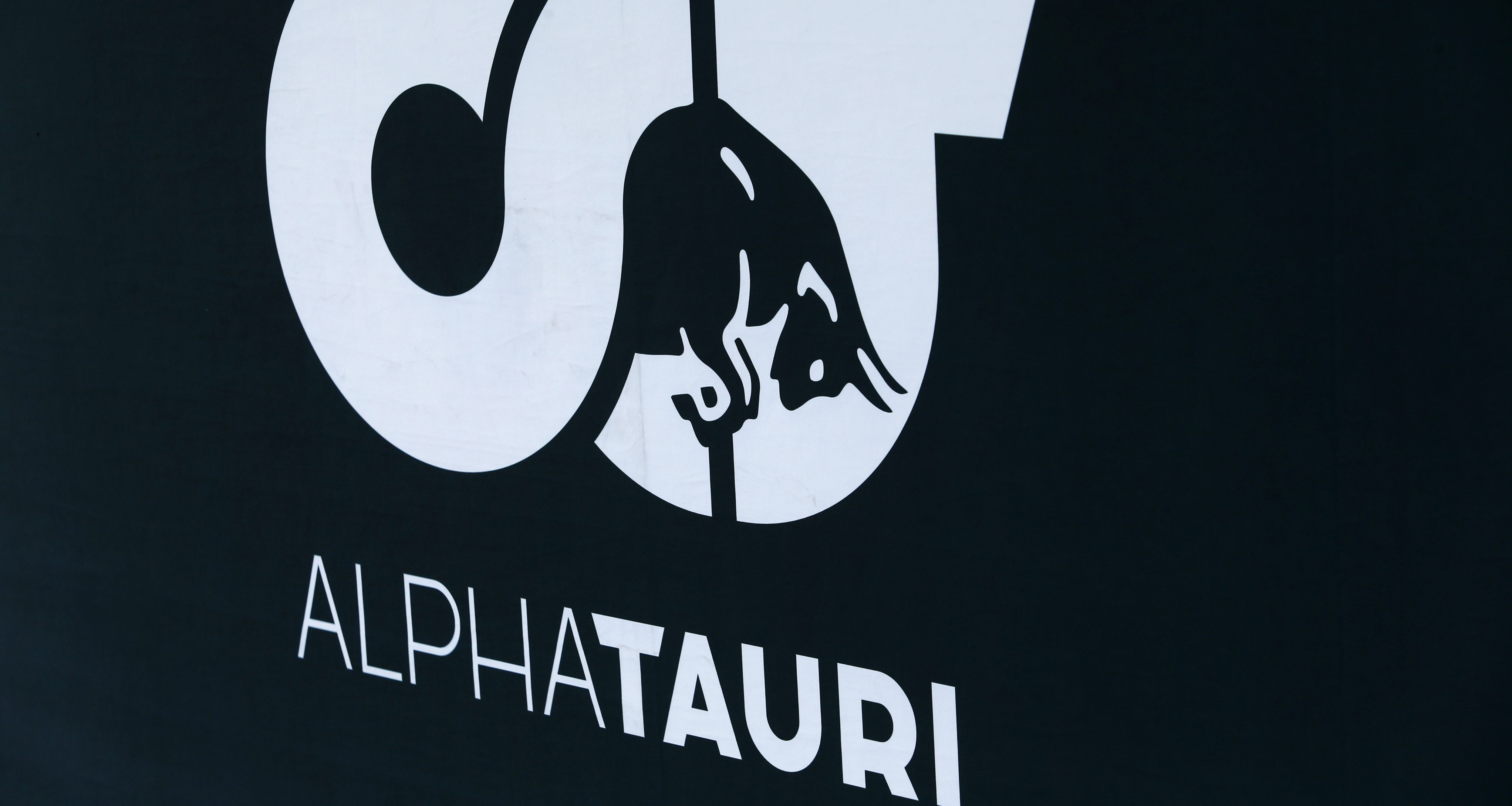 La Fia Entra In Partnership Con Alphatauri: 