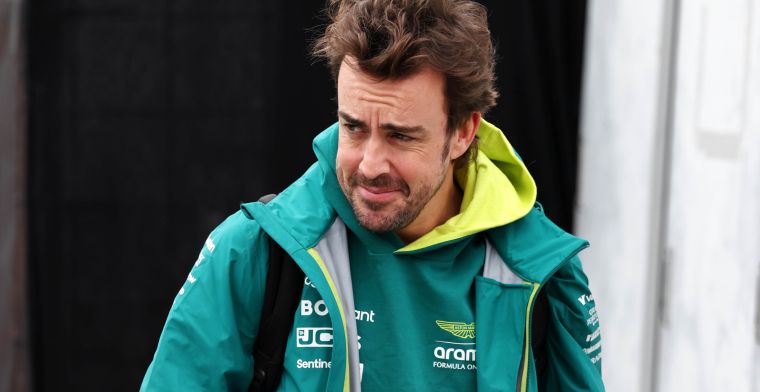 Aston Martin rompe el toque de queda para ayudar a Alonso