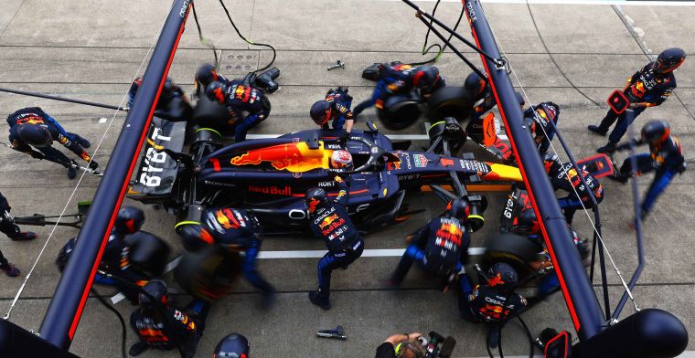 Red Bull Racing impressiona com pit stop duplo para Verstappen e Perez