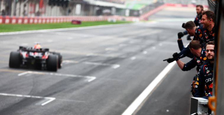 Verstappen le da otro triunfo a Red Bull, Norris cuida la brecha de McLaren